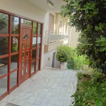 World Explorer * Kavála